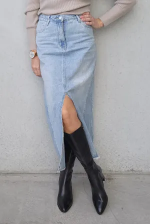 Allouta Knee High Boot - Black