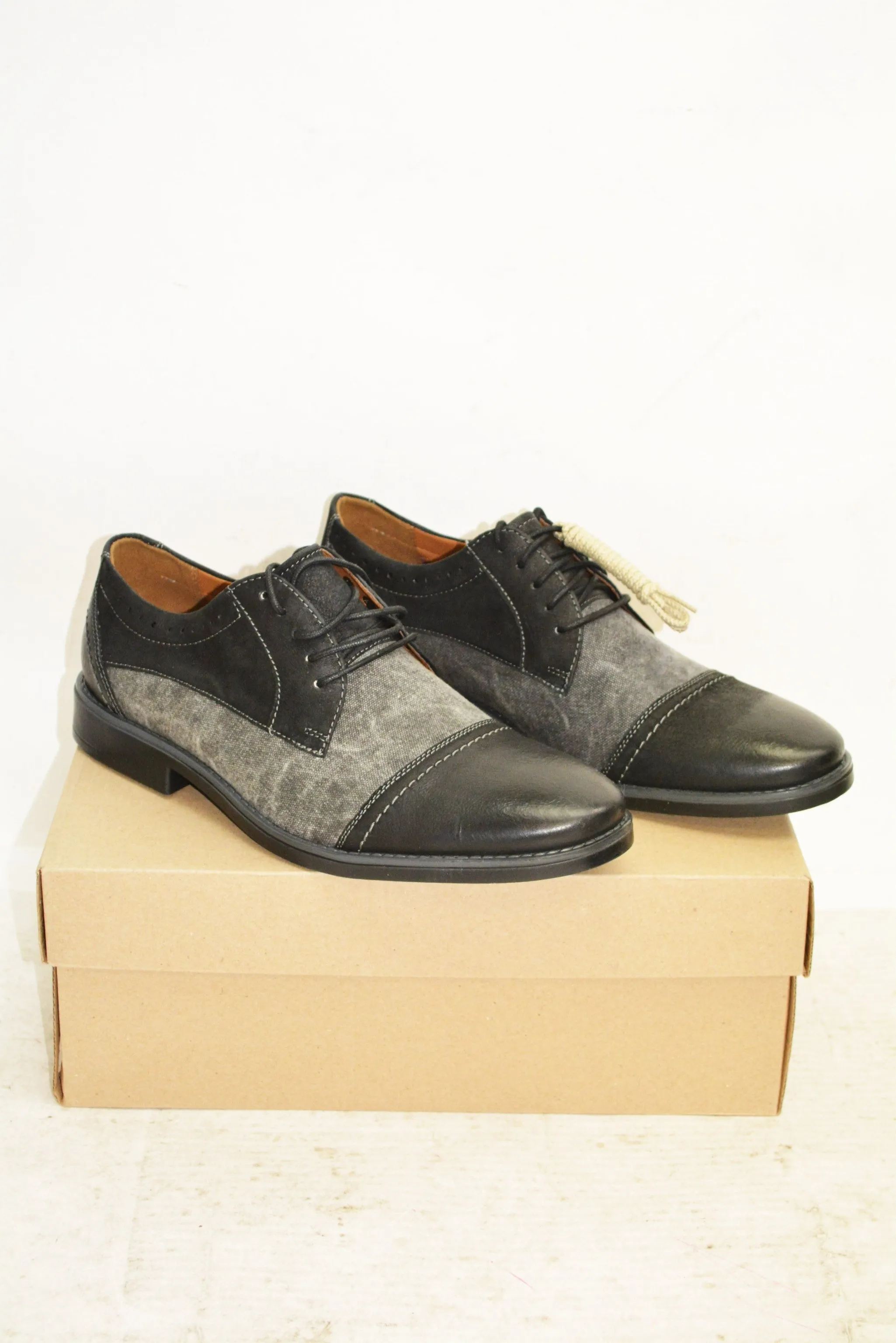 Clarks Men's Black Garren Cap-Toe Oxfords Leather Boots Shoes Size 10.5 Lace Up