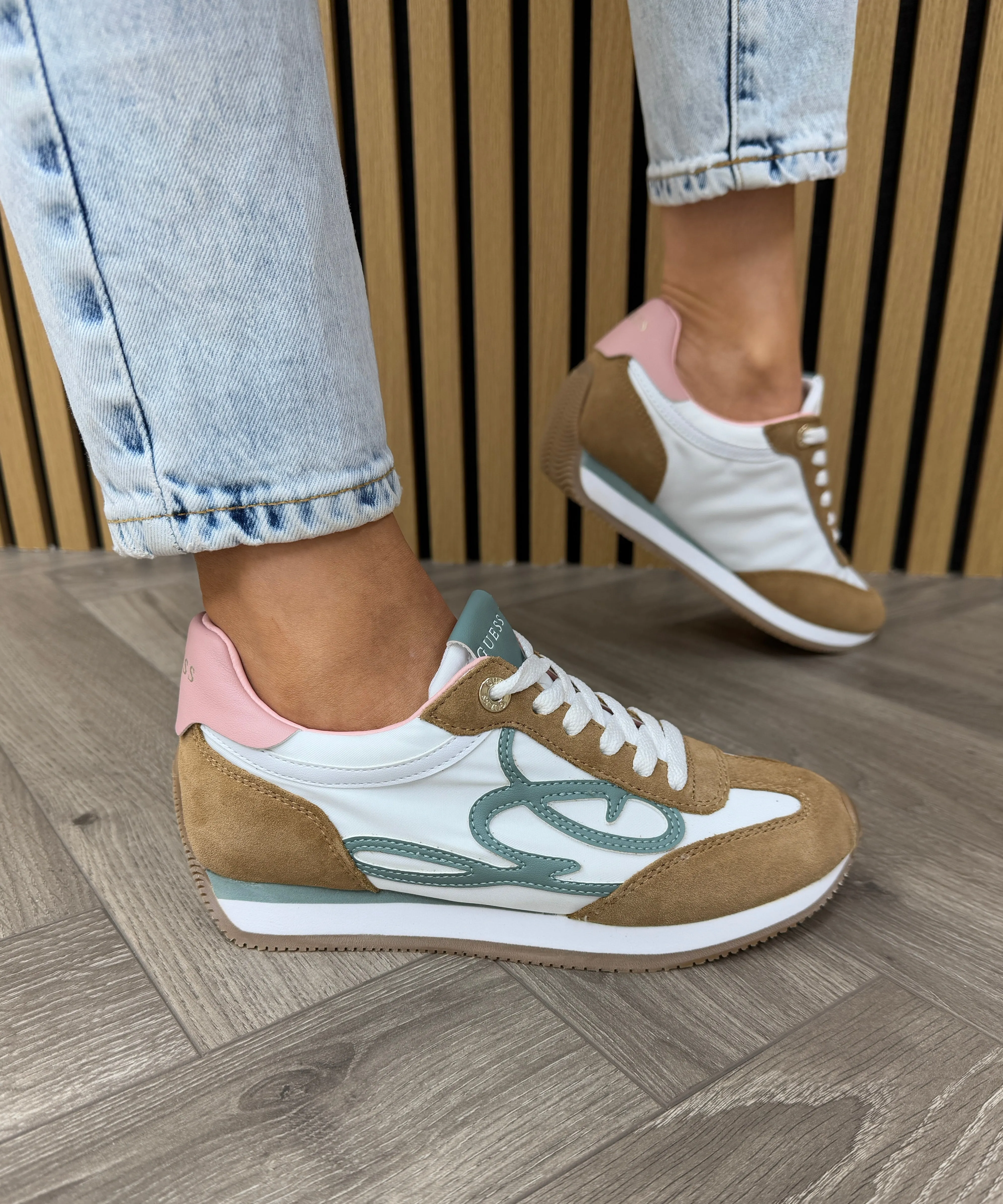 Guess (SS25) Trainer with Coloured Inserts FLPSKRSUE12 - Pink (G11)