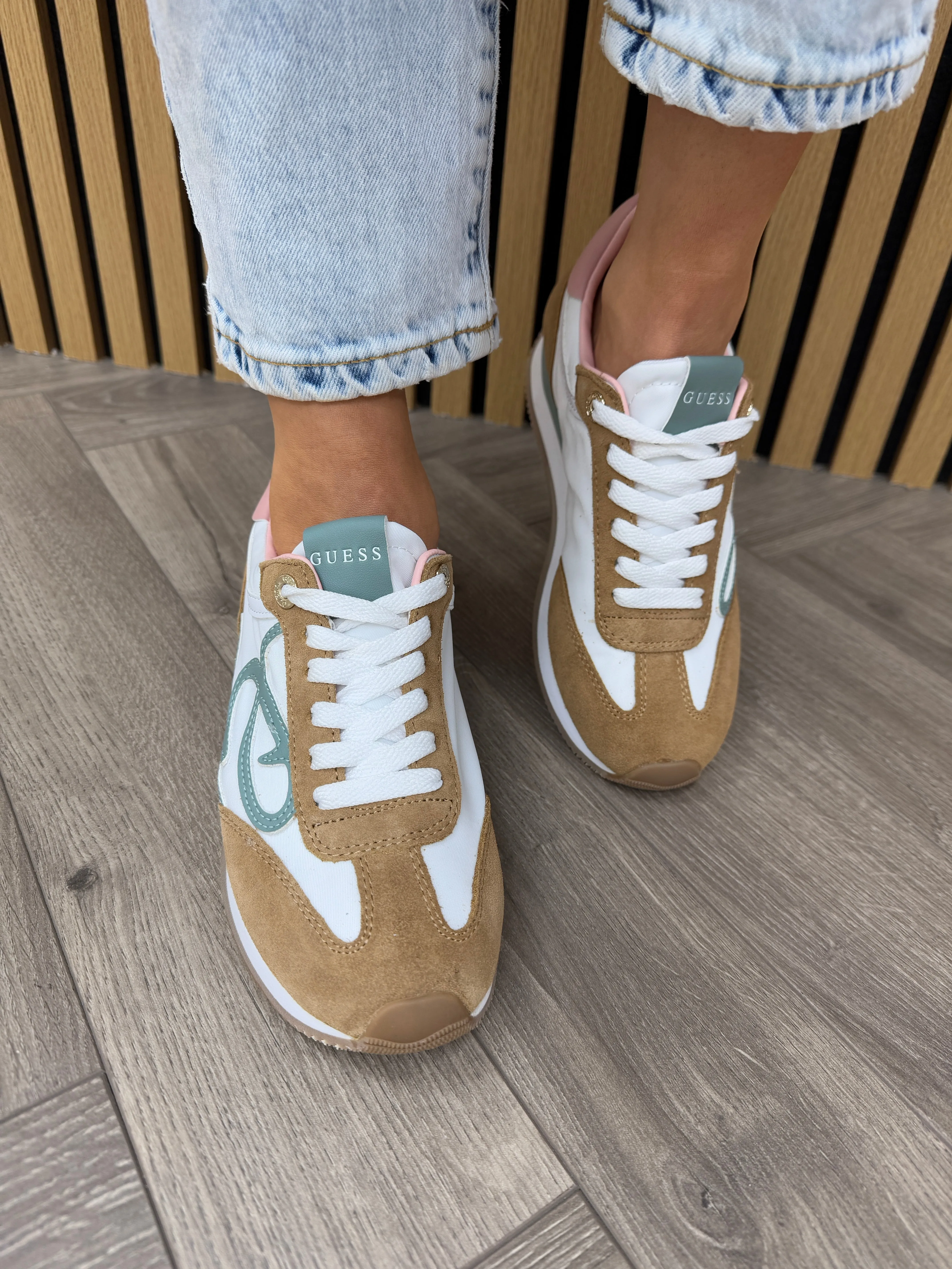 Guess (SS25) Trainer with Coloured Inserts FLPSKRSUE12 - Pink (G11)