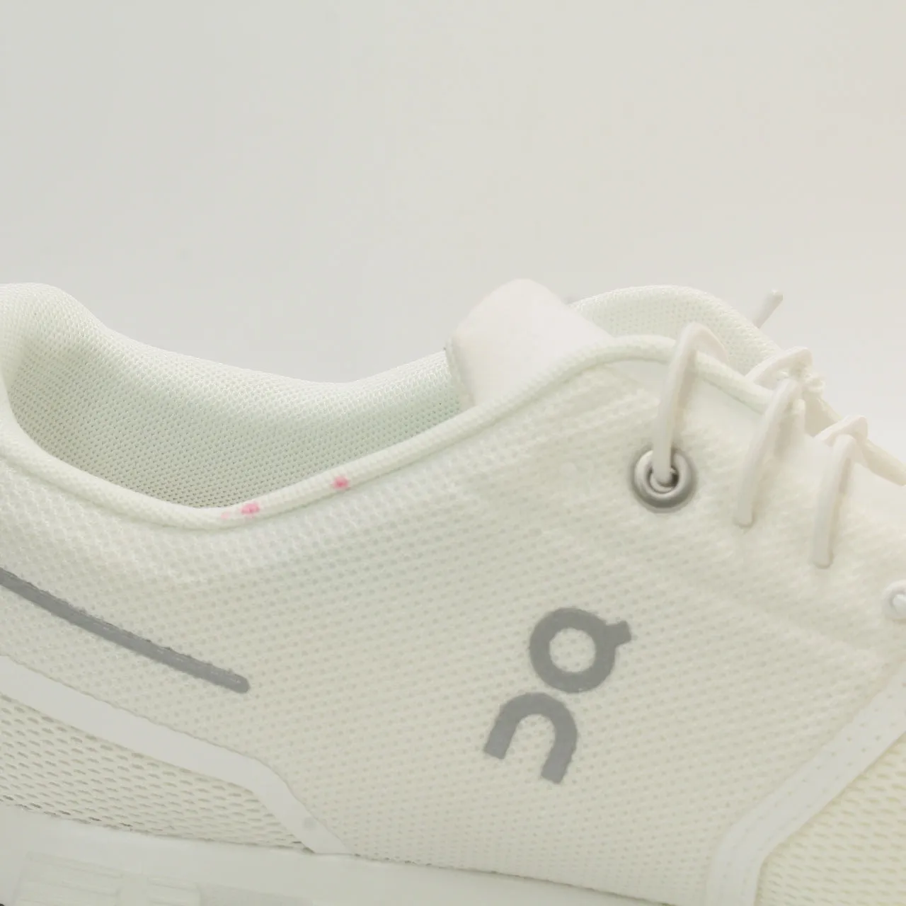 On Running Cloud 5 All White F Uk Size 9
