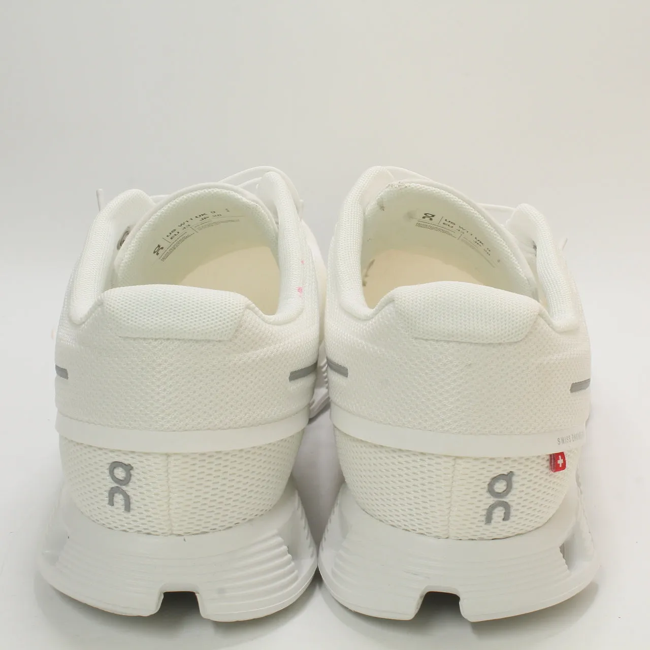 On Running Cloud 5 All White F Uk Size 9